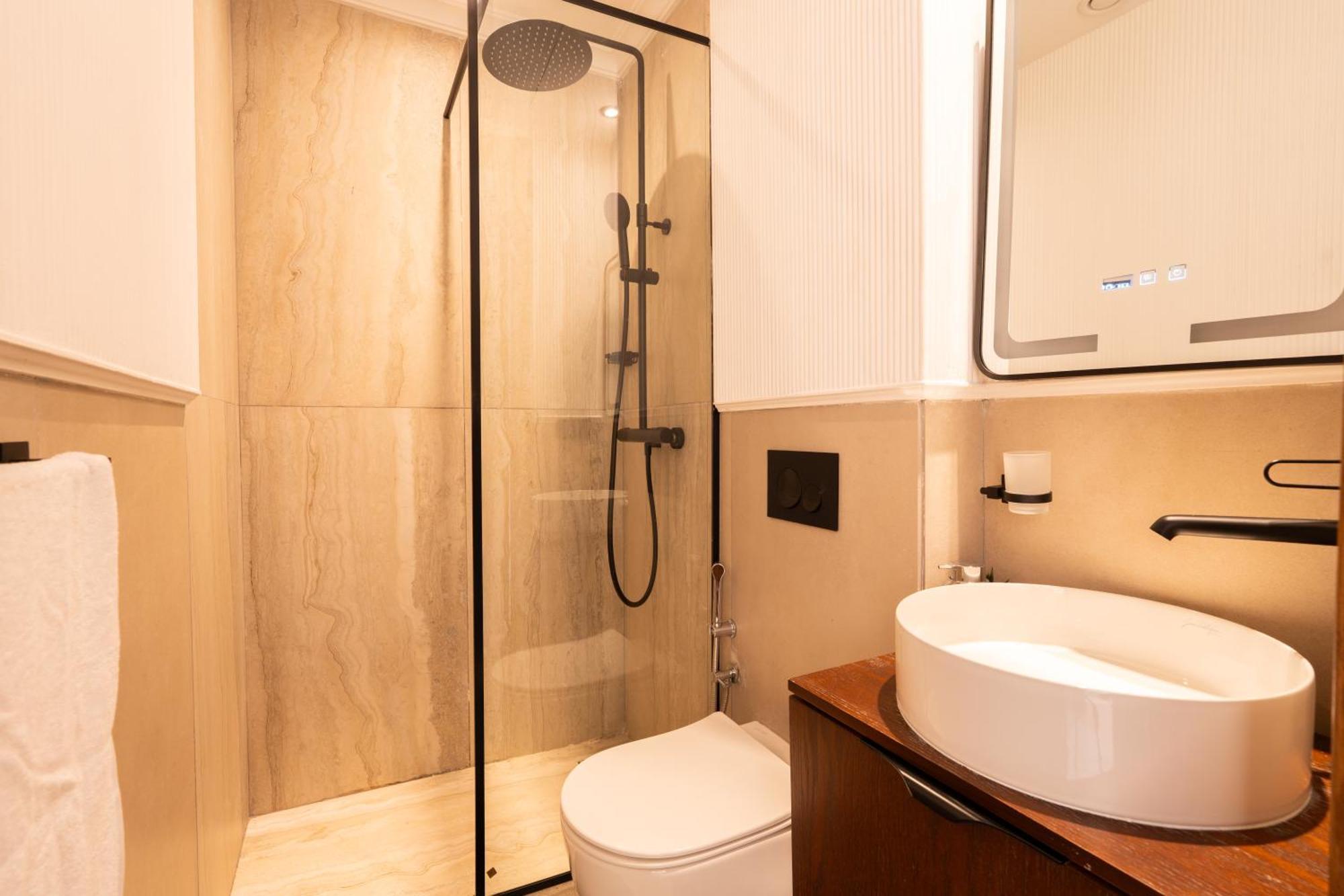 Elegant Balconies & Parking Maarif Apartment Casablanca