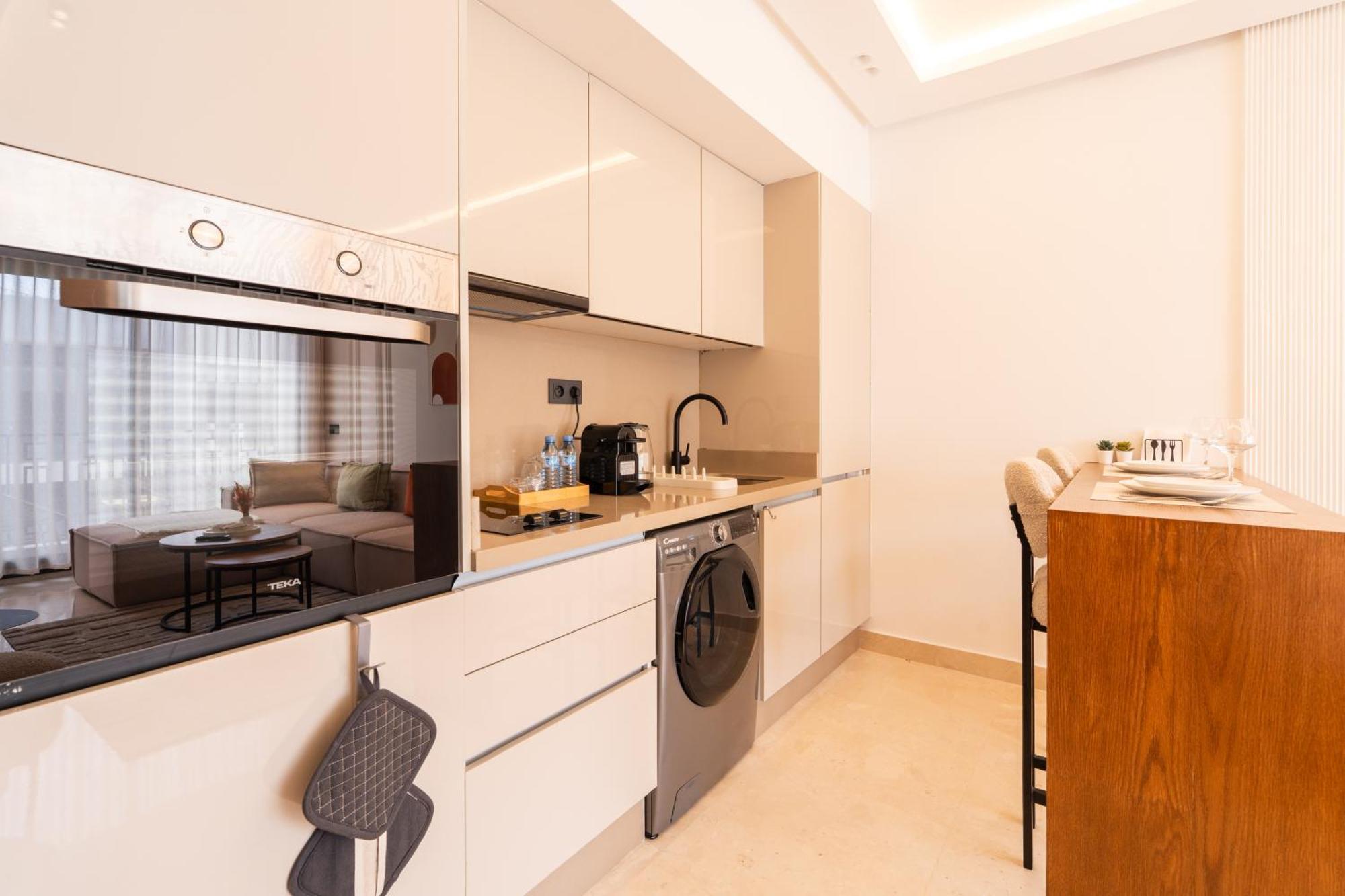 Elegant Balconies & Parking Maarif